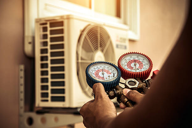 Professional Hvac Installation technician working in Sand Springs, OK